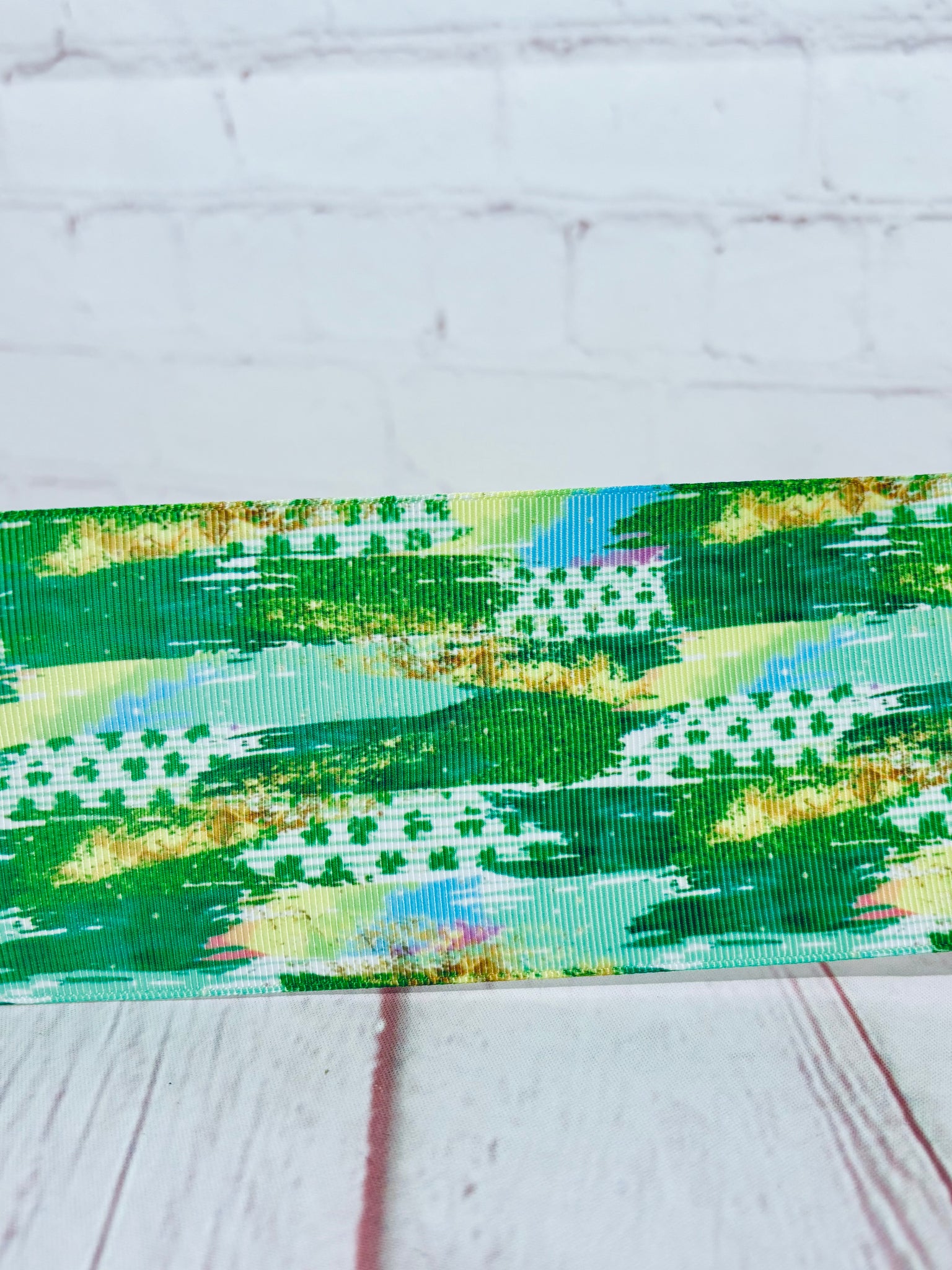 Clover brushstrokes