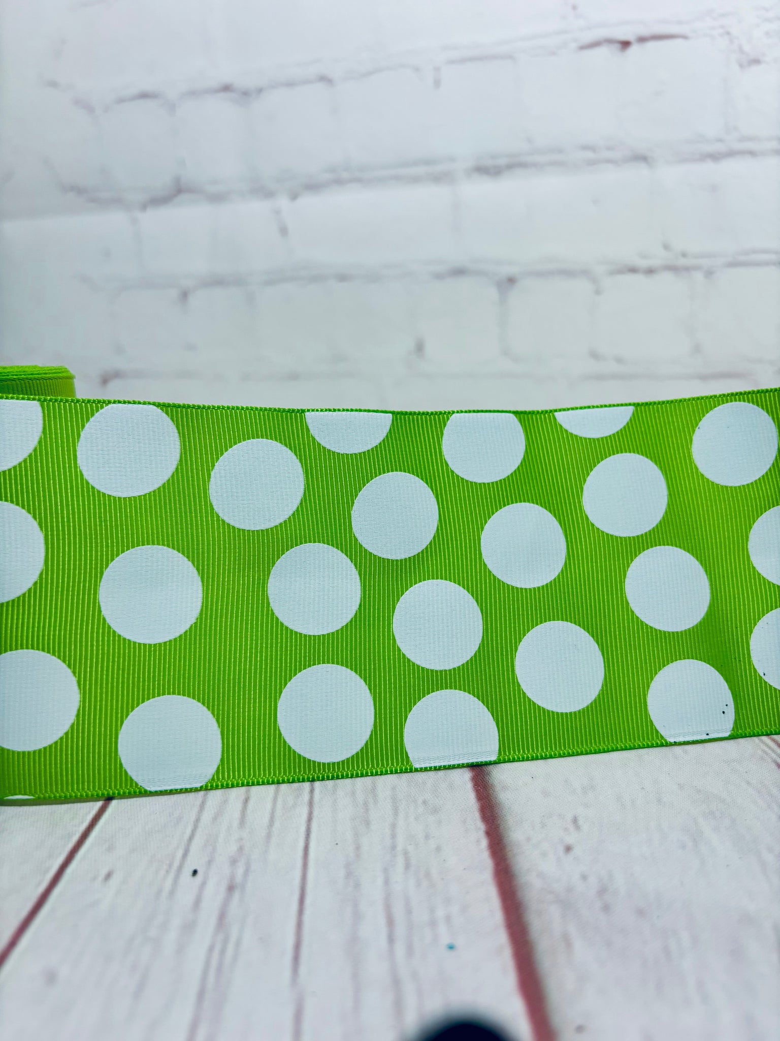 Lime / White dots
