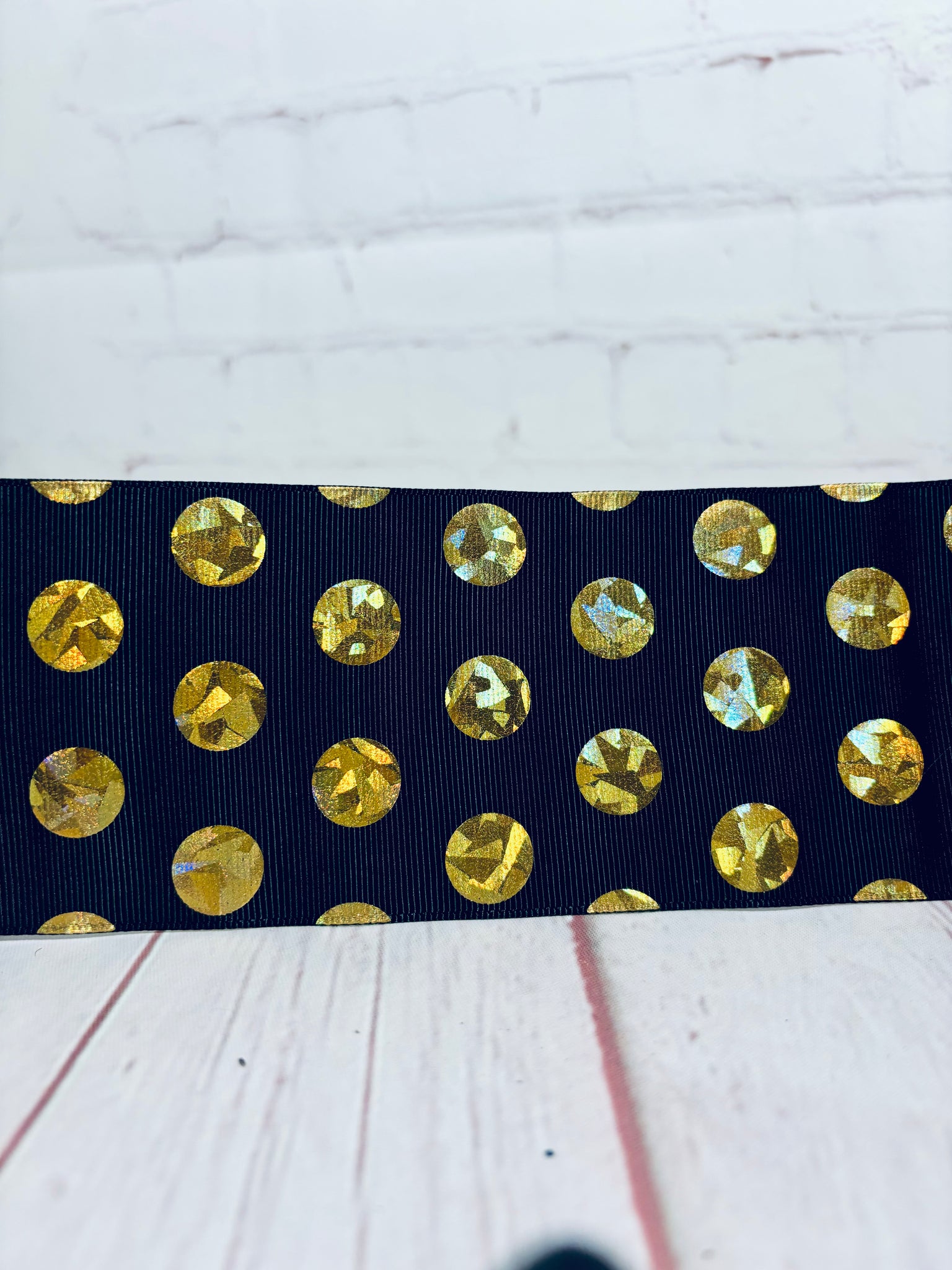 Black / Gold dots