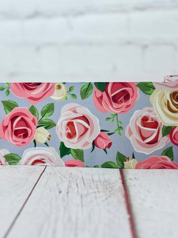 Pink & light pink roses