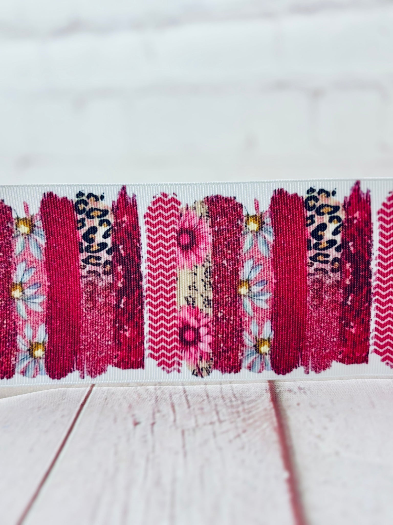 Pink Brushstrokes with Daisy’s