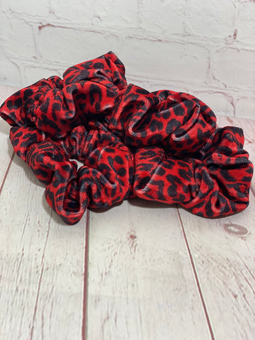 Red leopard jumbo scrunchie